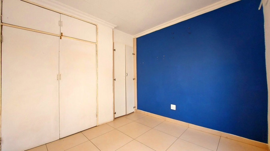 6 Bedroom Property for Sale in Ifafi North West